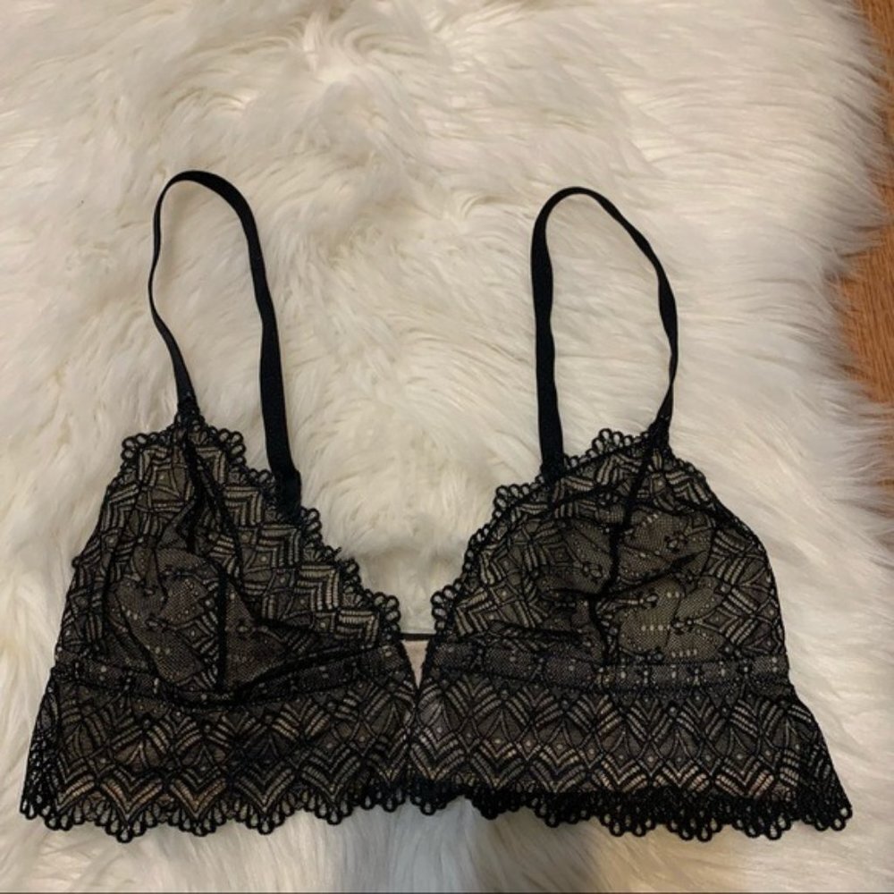Cosabella Black Lace Unpadded Bra Size Medium Adjustable straps Sexy Sheer